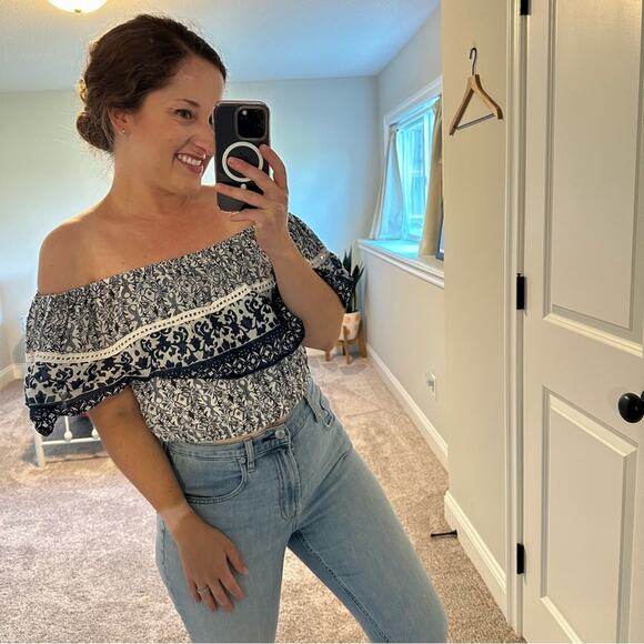 Solitaire Blue Floral Off Shoulder Blouse Top Medium - Picture 2 of 8